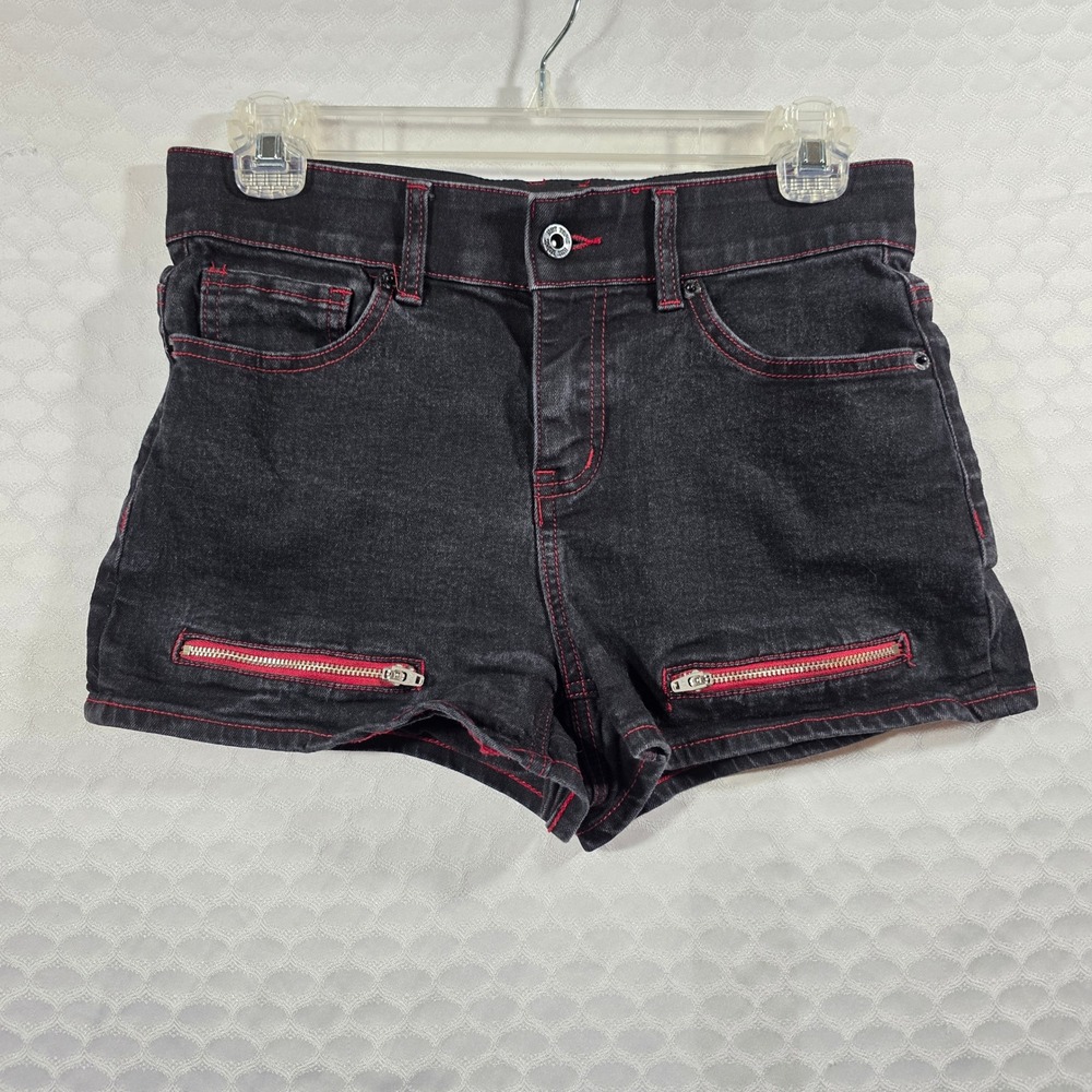 Hot Topic Black Denim Shorts Red Contrast Stitch Zipper Detail Size 5